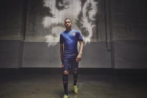FIFA世界杯亚洲区预选赛-一战封神！凯恩一穿三极限操作引爆全场，FPX绝境翻盘引发热议